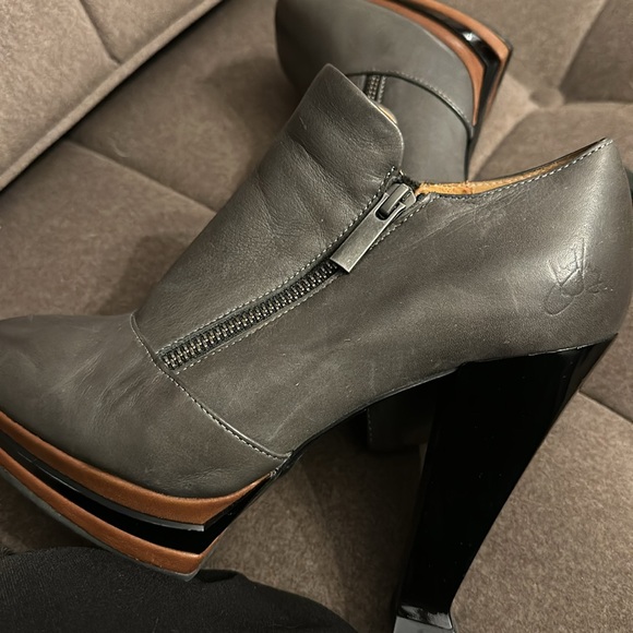 John Fluevog charcoal beauties! Worn twice. Gently worn. - Picture 8 of 10